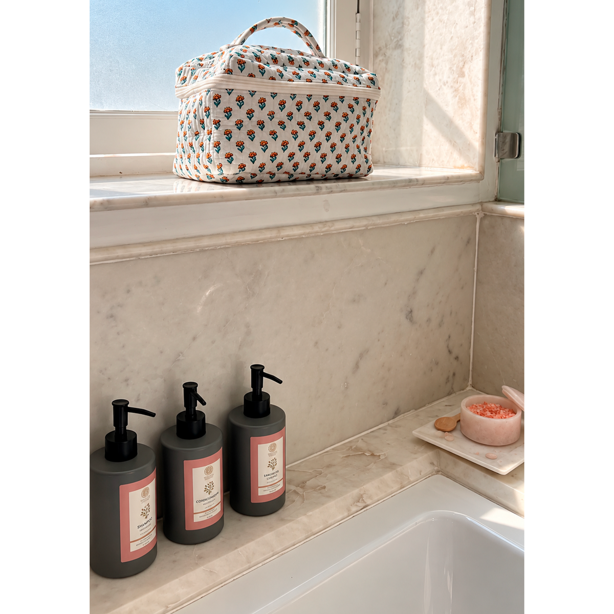 Necessaire June